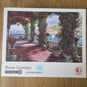 1000 Piece Jigsaw Puzzle Rose Corridor